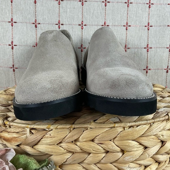 Blondo “Robin” Waterproof Beige Suede Flats Women’s Size 6 NWOT B6735 MSH - Picture 3 of 11